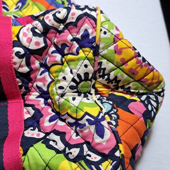 Vera Bradley RIO Print Large Duffle Sports Bag Two Handles Tropical Colors - Picture 3 of 7